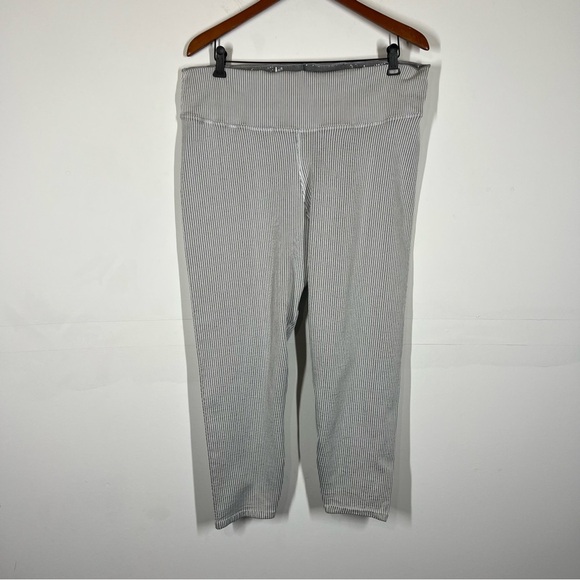 Good American Seamless Ribbed Legging Size 7/8 or US 4X/5X - Picture 3 of 9